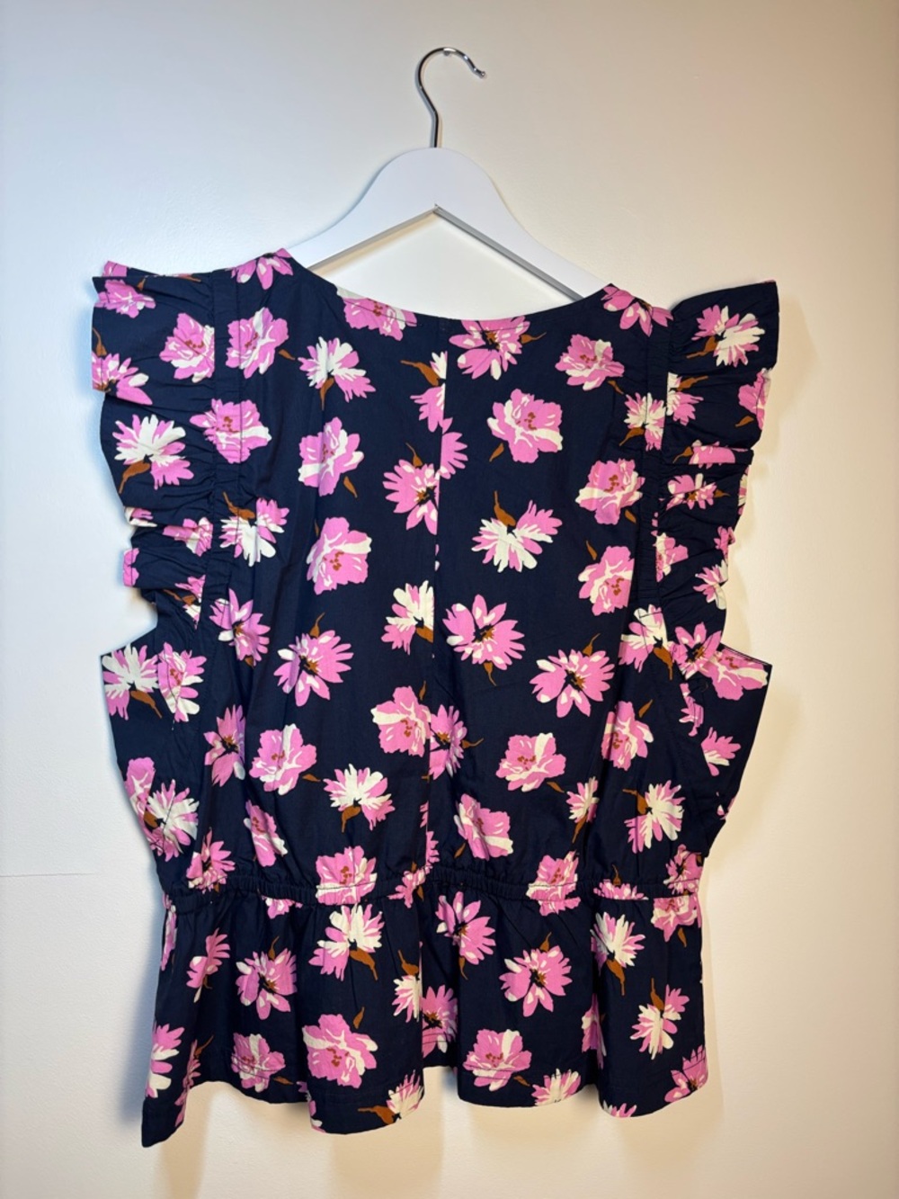 NWT Free Assembly Ruffle Sleeve Floral Blouse in Navy with Pink Flowers, size XL - Picture 2 of 6